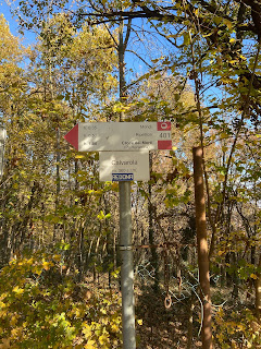 Typical signage to watch out for in the Parco dei Colli  di Bergamo.