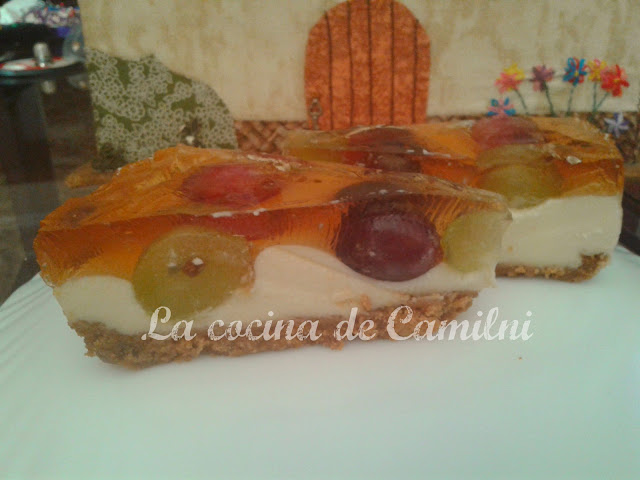 Tarta de queso y uvas con gelatina de moscatel (La cocina de Camilni)