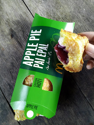 APPLE PIE, BLUEBERRY CREAM CHEESE PEI, BLUEBERRY PIE MCDONALDS, BLUEBERRY CREAM CHEESE PIE MCDONALD, RESEPI, REVIEW, RESEPI BLUEBERRY CHEESE, RESEPI BLUEBERRY CREAM CHESEE PIE, REVIEW MAKAN, FOOD REVIEW , GAMBAR BLUEBERRY CREAM CHEESE PIE