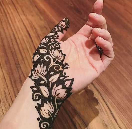 Lotus flower mehndi design