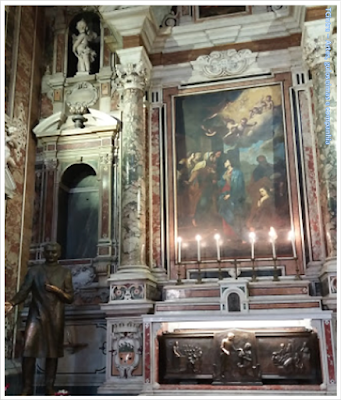 Napoli; Palazzo Sanseverino; Chiesa del Gesù Nuovo; Igreja barroca