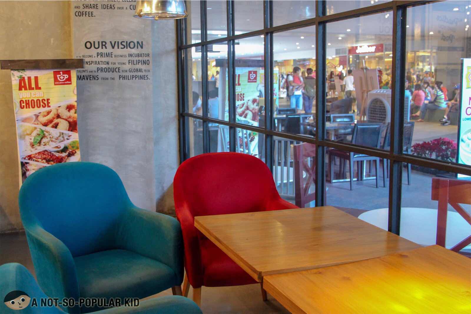 Comfy place to stay at in Circuit Mall, Makati