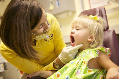 Tìm lời giải đáp vì sao trẻ hay bị sâu răng 2