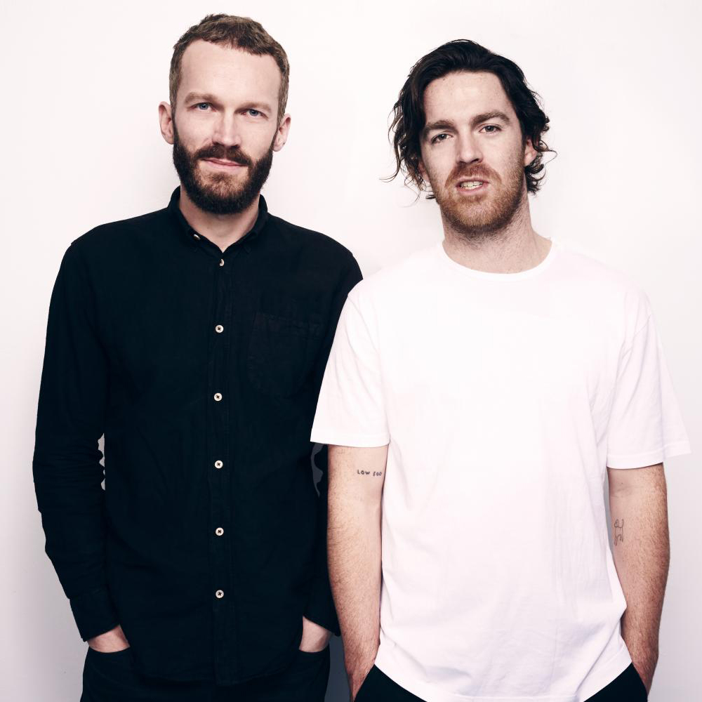 Chet Faker e Marcus Marr flertam com o deep house na faixa ‘Birthday Card’