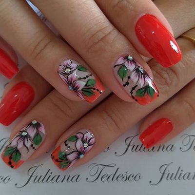 unhas decoradas com florzinhas