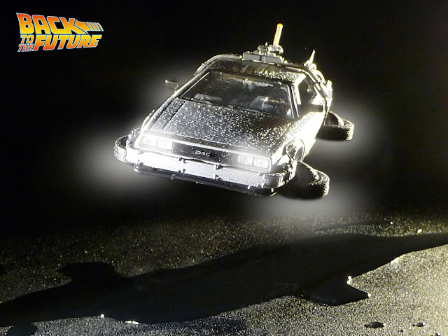 DeLorean Time Machine Volver al Futuro II Welly 1:24 MODO VUELO