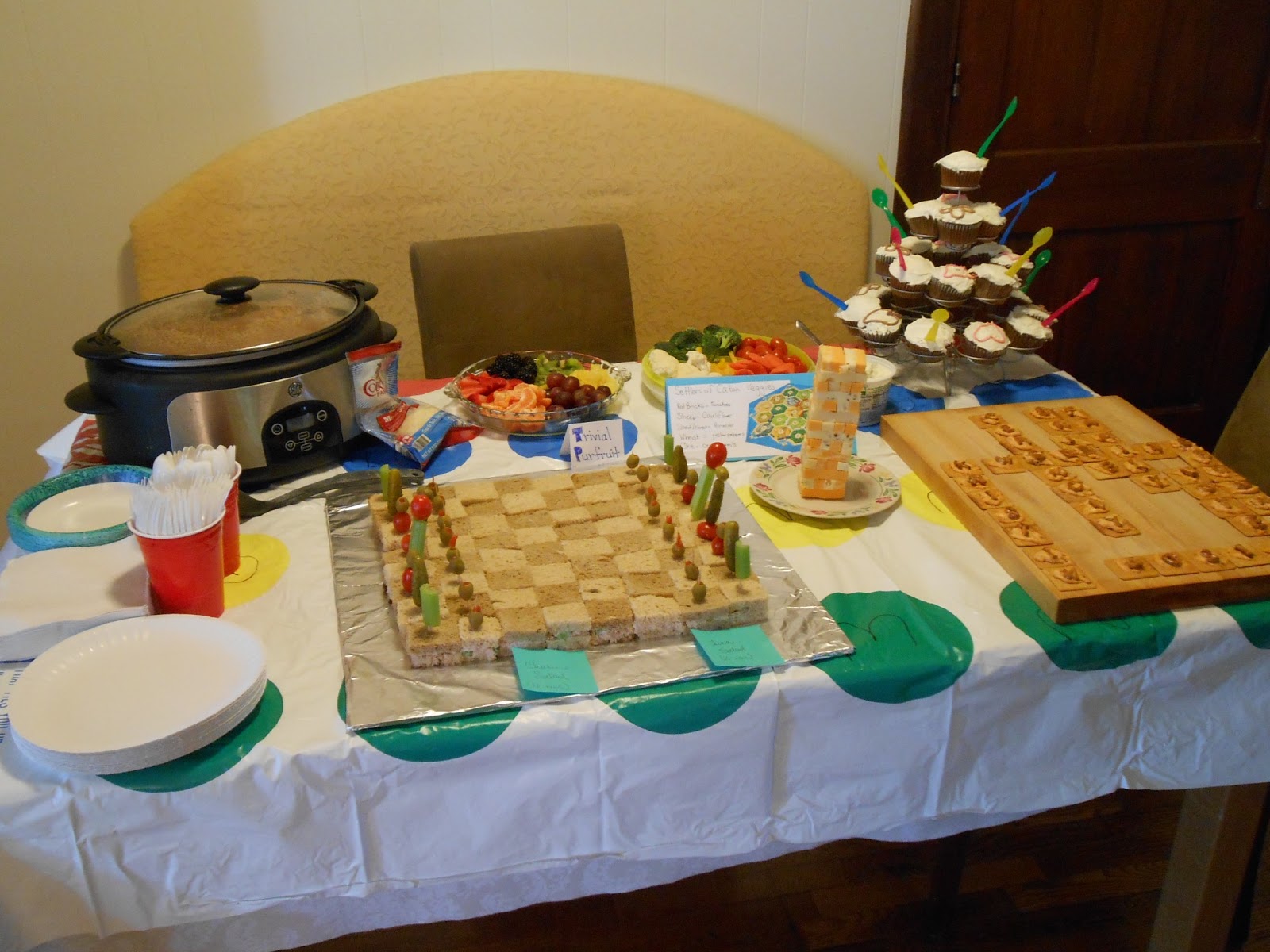 Do It Yourself Ditders: Theme Parties - Board Game Party Food
