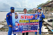 Cegah Ilegal Fishing, Personel KP XVIII- 2001 Ditpolairud Berikan Edukasi Kepada Masyarakat Bantaran Sungai Barito 