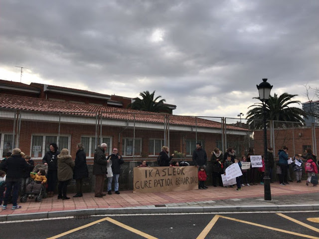 protesta colegio Gurutzeta