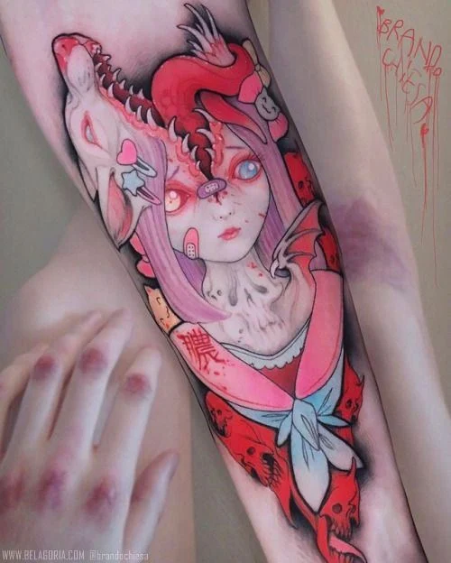 Vemos un Tatuaje anime de color rosa