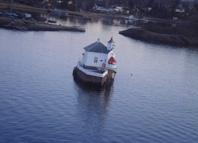 [Image: secluded_houses_22.jpg]