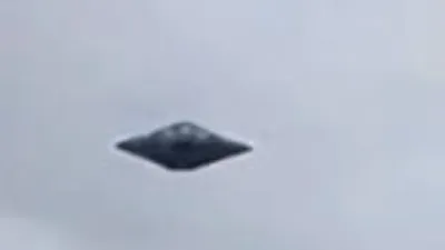 Medellin Colombia diamond shape UFO.