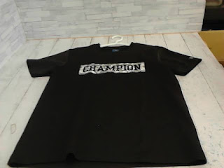 中古品　CHAMPION　ブラック　半袖Tシャツ　２２０円