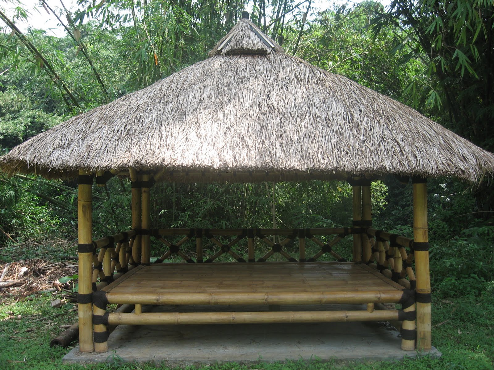 SAUNG GAZEBO BAMBU - kebon kembang bogor