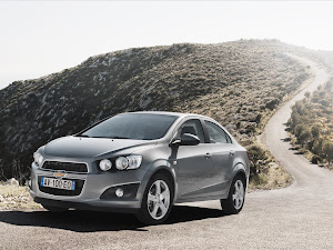 Chevrolet Aveo Sedan 2012 (1)