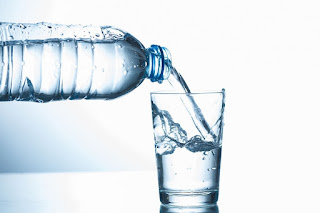 Drink 1.5 liters of water a day, a myth?