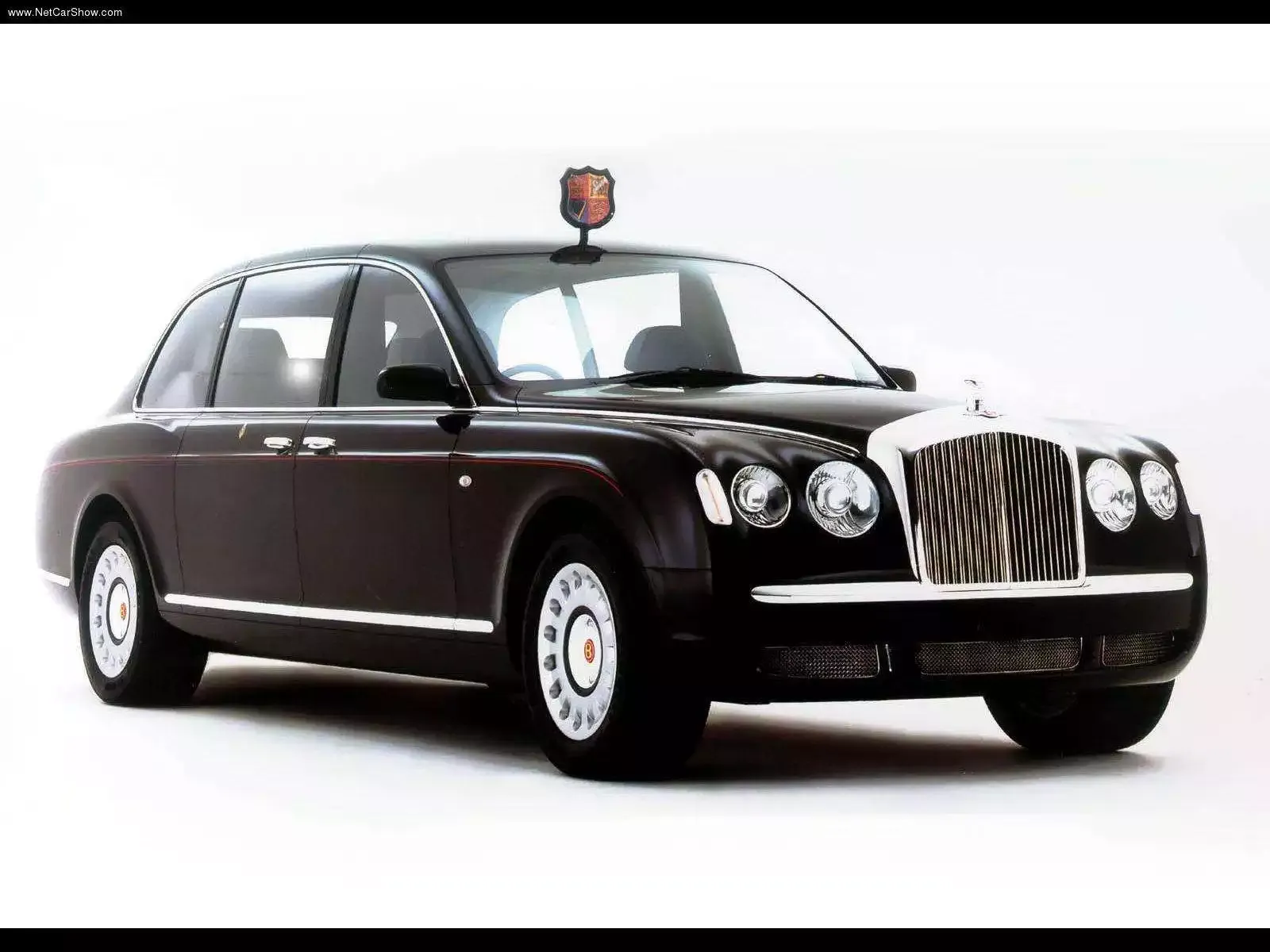 Hình ảnh xe ô tô Bentley State Limousine 2002 & nội ngoại thất