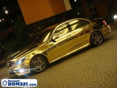 Kereta Mercedes Dari Emas Tulen