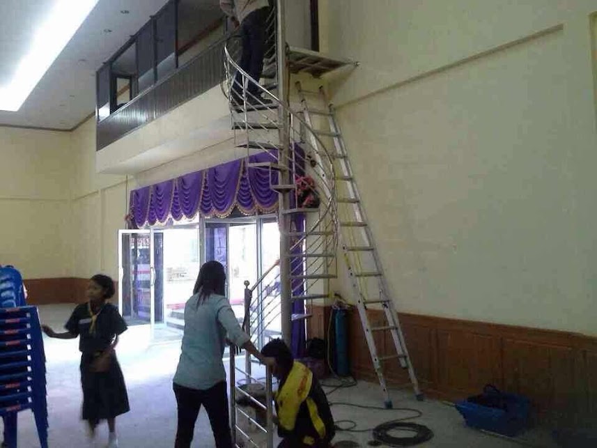 บันไดวนสแตนเลส
