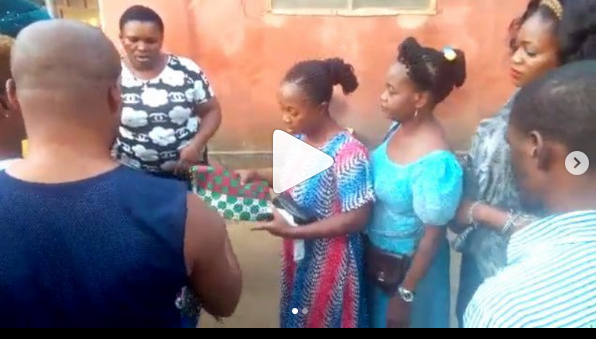 SHOCKING VIDEO:  Nigerian women, men caught on camera selling their vote for wrapper