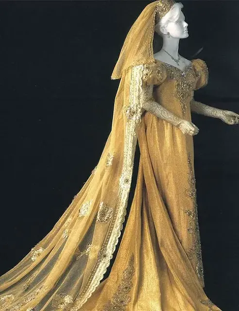 فستان يومي كاتسورا المصنوع من الذهب الأبيض – 8.5 مليون دولار