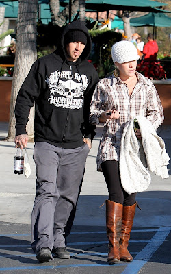 Pink and Carey Hart at the Malibu Country Mart