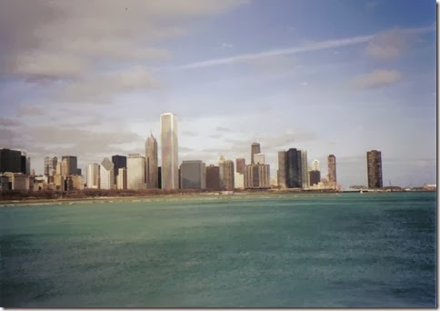 Skyline of Chicago, Illinois in February 2000