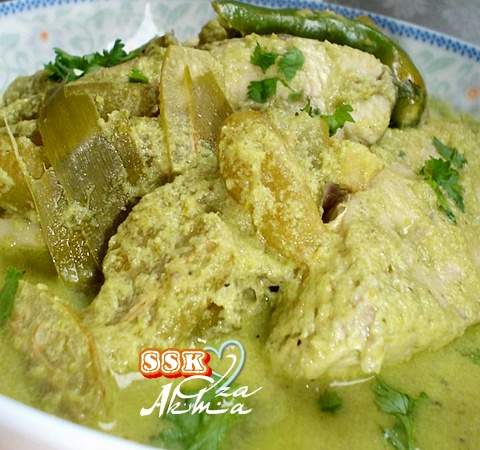 Lemak Hijau Ikan Nyok-Nyok dan Belimbing  Singgahsana Kitchen