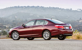 Rear 3/4 view of 2014 Honda Accord EX-L