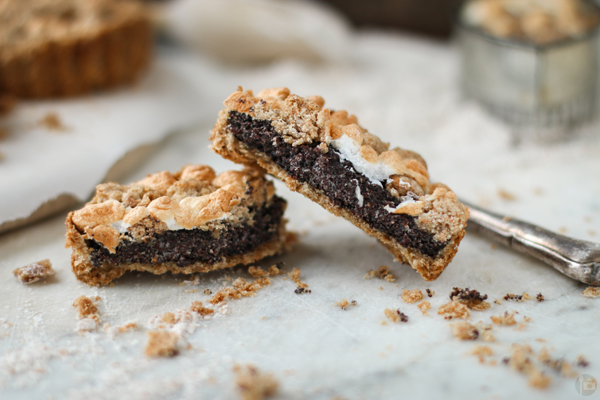 Poppy Seed Tartelettes with streusel and meringue