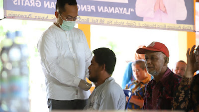 Bertagline "Dokter Bima Peduli Warga", Dr Bima Pimpinan Klinik Bima Husada Bayan Gelar Pengobatan Gratis di Desa Brengkol