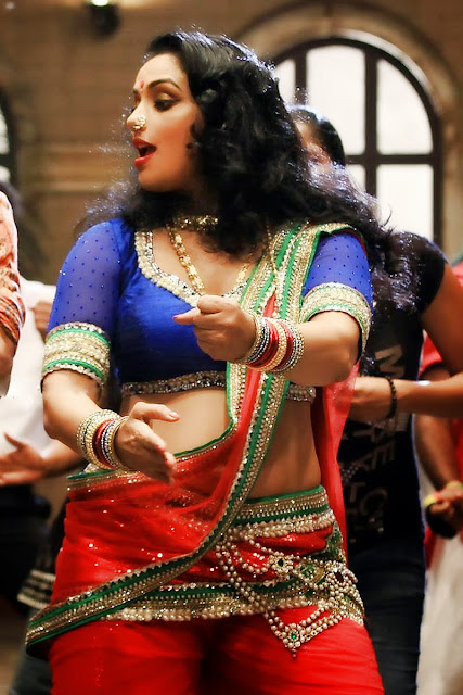 Swetha Menon Hot Dance from the Movie Kalimannu 2