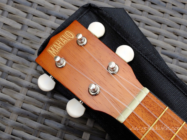 Mahalo 2500 Kahiko Ukulele headstock