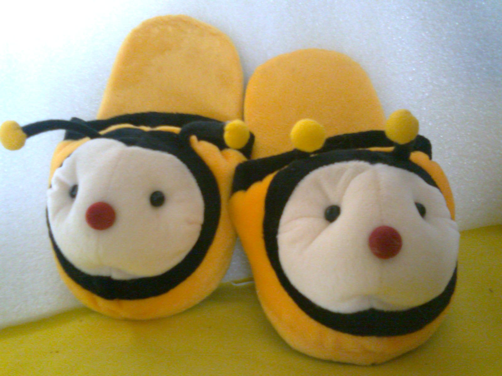 Sandal Boneka Lebah Souvenir Cantik