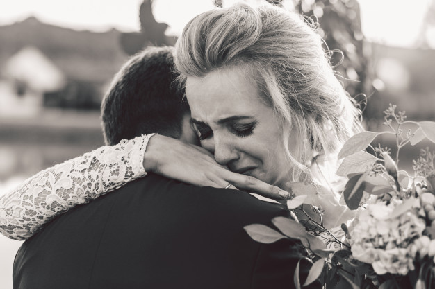 bride emotional moments with parents