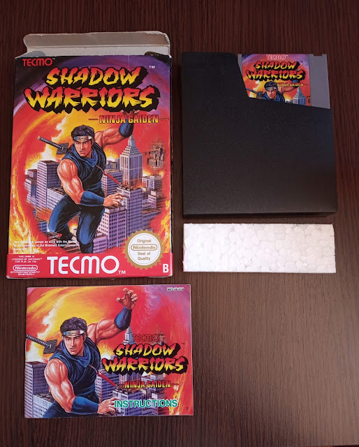 Juego de NES Shadow Warriors (Ninja Gaiden) con el cartucho e instrucciones fuera
