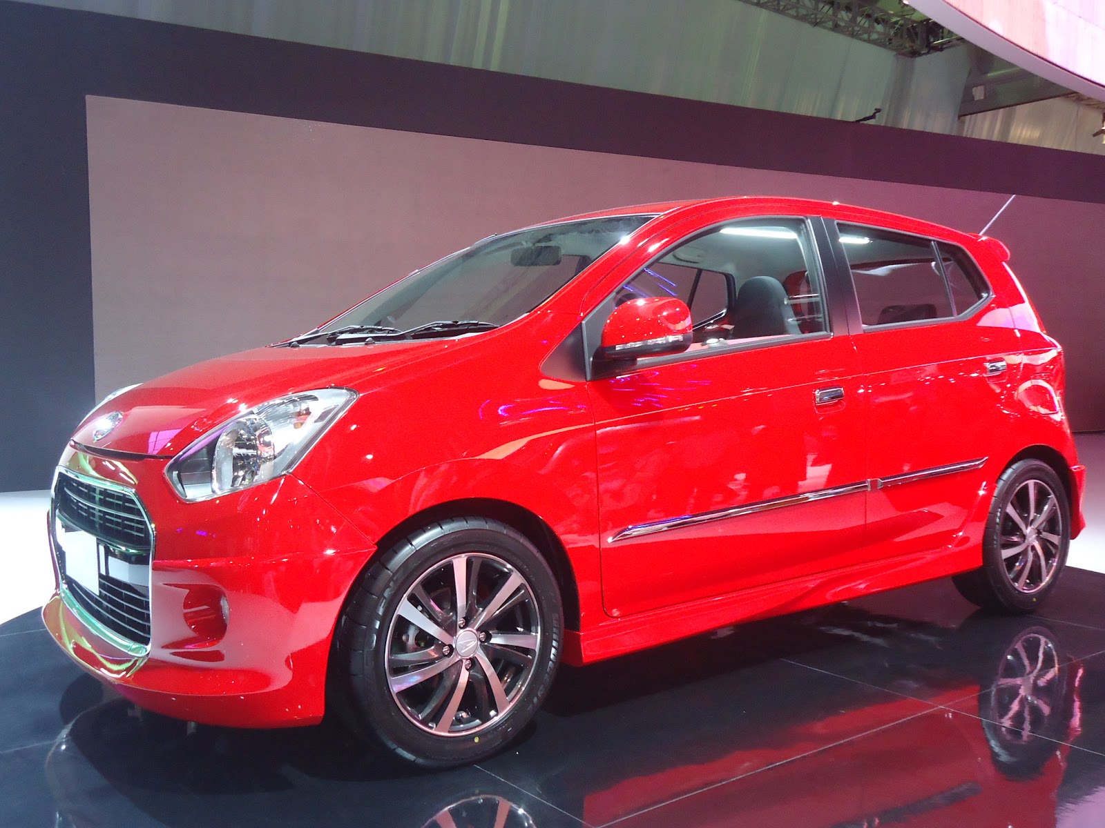 Gambar Modifikasi Toyota Agya Warna Merah Terlengkap Modifikasi