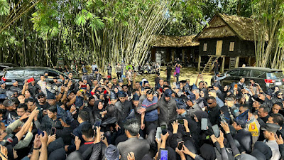 Kedatangan Mendagri Tito Karnavian di Ammatoa Kajang disambut Ratusan Warga Bulukumba