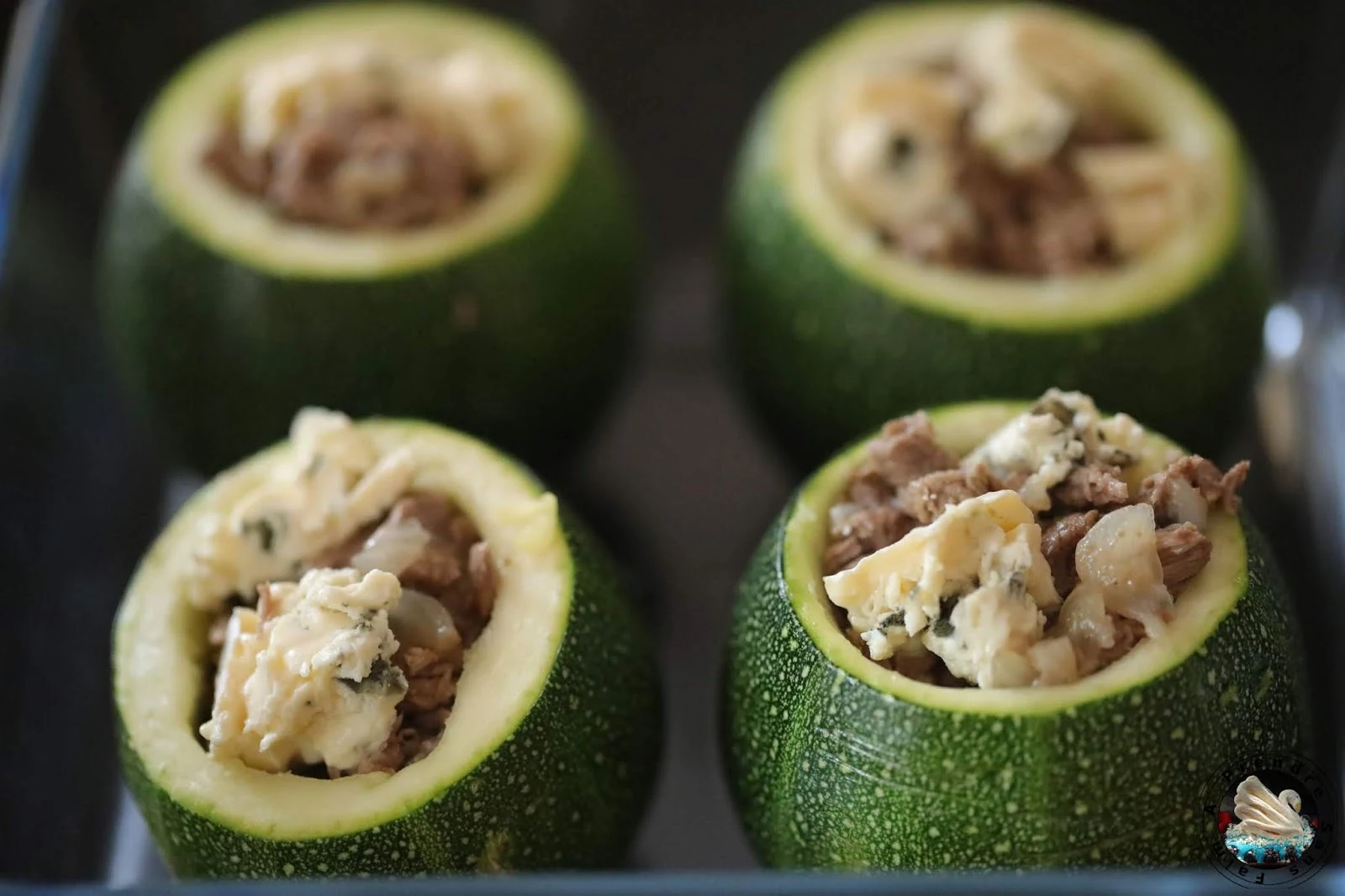 Courgettes farcies à l'agneau et au Suprême de Bresse Bleu