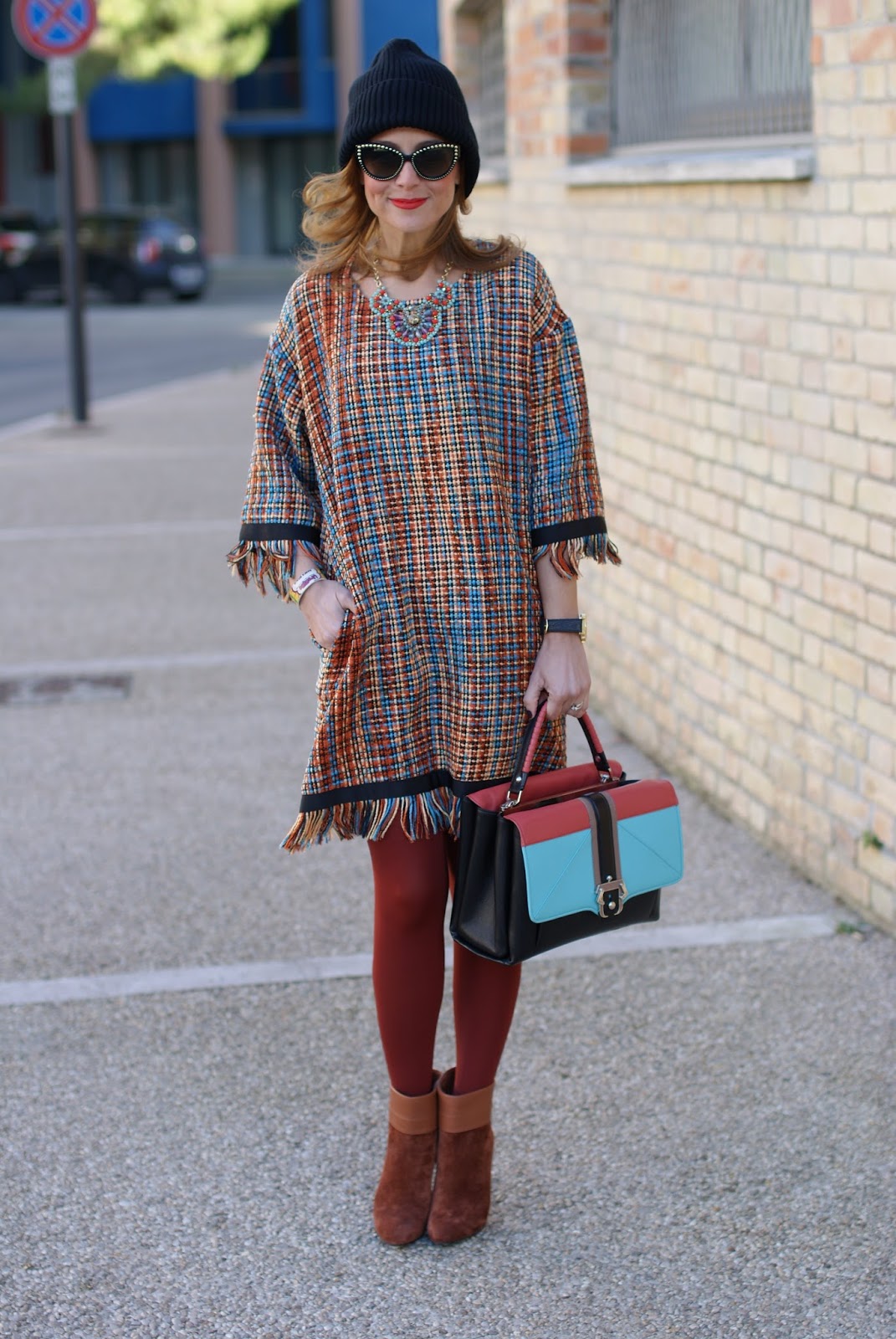 Vogos Gigi dress and Paula Cademartori Faye bag on Fashion and Cookies fashion blog, fashion blogger style