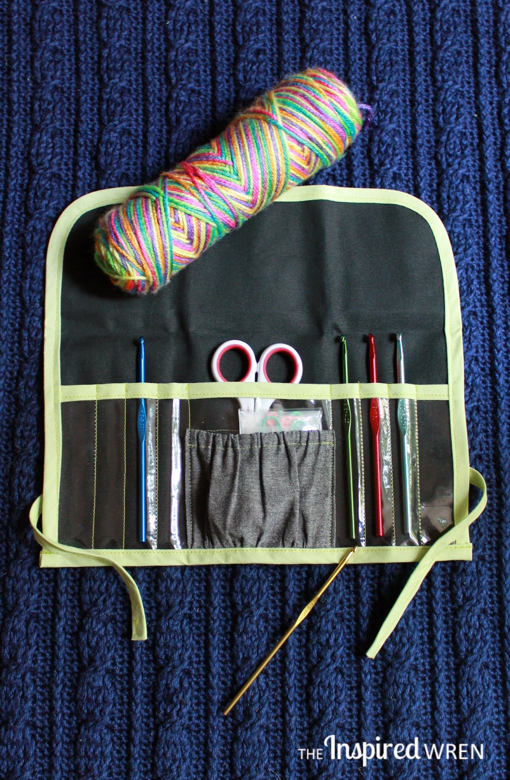 The Inspired Wren: TUTORIAL: Clear View Crochet Hook Case