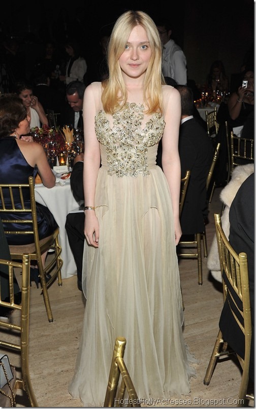 Dakota Fanning Hot Pics on Red Carpet 6
