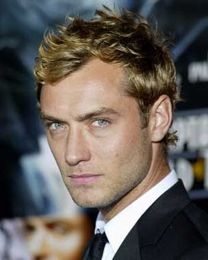 Jude Law Cool Short Curly Men's Hairstyles