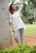 Lakshmi Manchu latest photo shoot gallery-thumbnail-16