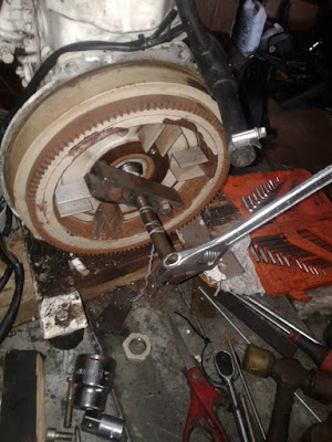 Removing bearing Paguro P4000 generator