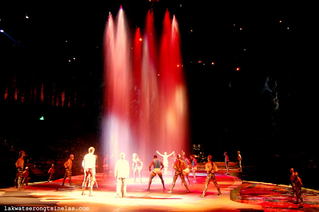 MACAU | MESMERIZED AT THE HOUSE OF DANCING WATER SHOW 