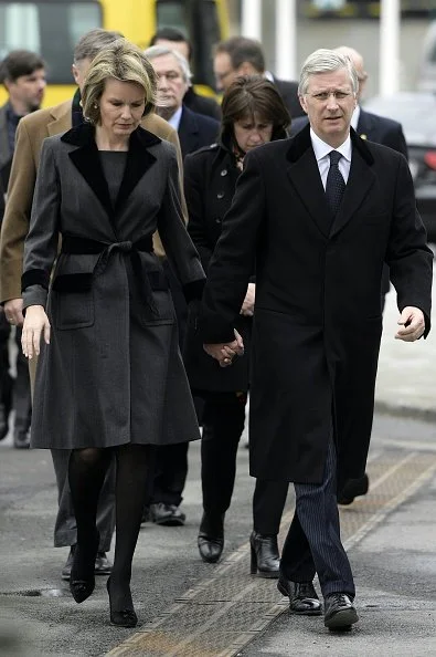 Following the attacks yesterday in Brussels Airport and the Brussels metro , Their Majesties the King and Queen visited Erasmus Hospital in Anderlecht. Also, The Royal Couple visited Brussels Airport in Zaventem