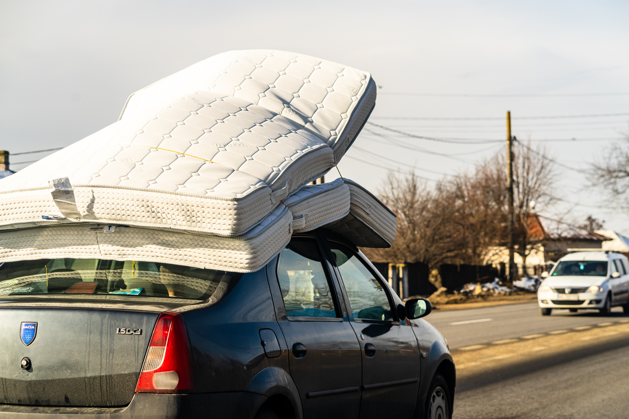 how to move a mattress with a car