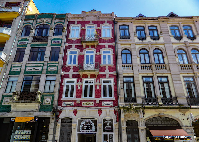 Azulejos portugueses nas fachadas da Cidade do porto