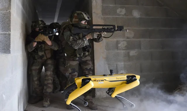 The French Army tests the Spot robot in combat training